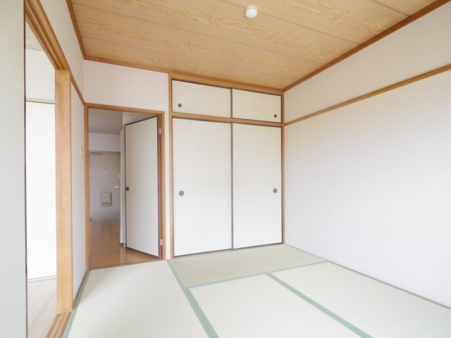 フラットヒルズの内装