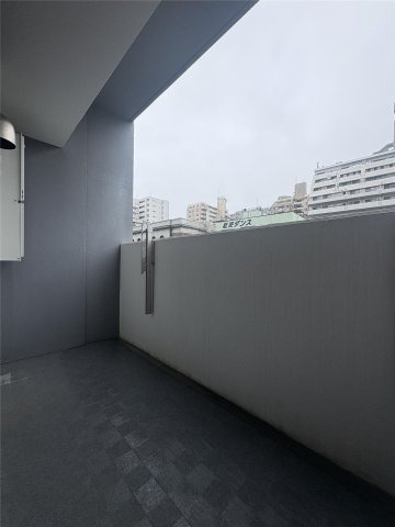 クロノス42新町Vのバルコニー