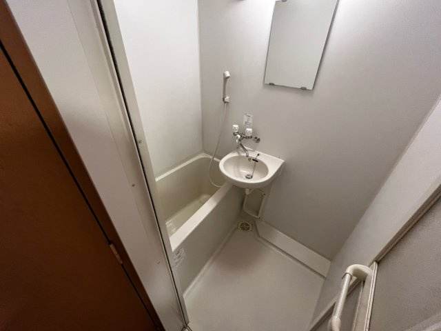 プレサーブ・Kの浴室|同建物内、別のお部屋の参考写真になります