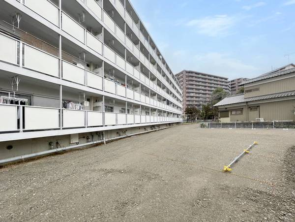 ビレッジハウス台宿2号棟の駐車場