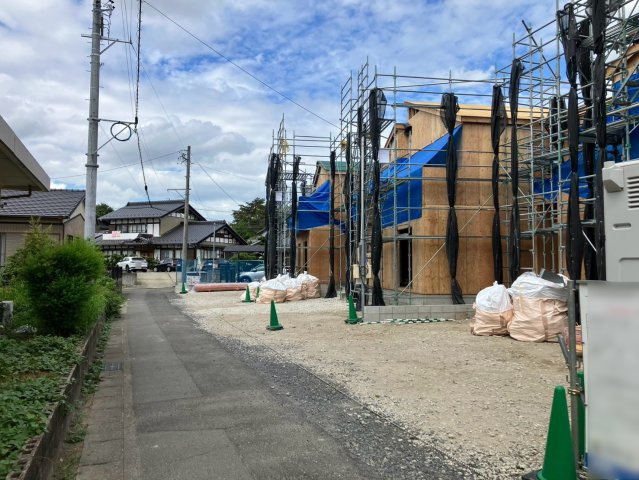 グラファーレ　江南市東野町新田　全3区画分譲の前面道路含む現地写真|「現地（2026年7月26日）撮影」　影」　
■前面道路　
■ヤマダ不動産　株式会社リライフ