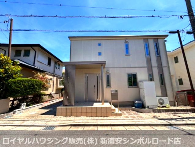 前面道路含む現地写真です