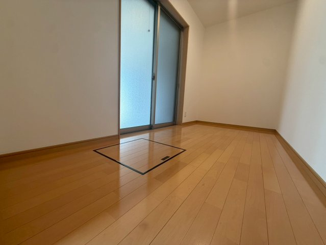 末広町　中古戸建　2398の収納|たっぷり収納できる納戸