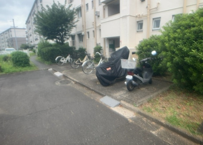 【駐輪場】 | 相模台団地２－１号棟 | マンションの駐輪場は、事前に空きがあるか確認を取ると安心です。せっかく入居したのに駐輪スペースがない！なんてことになったら大変ですよね。そこで、内見時や購入前にはまず事前に確認しておくと良いでしょう。