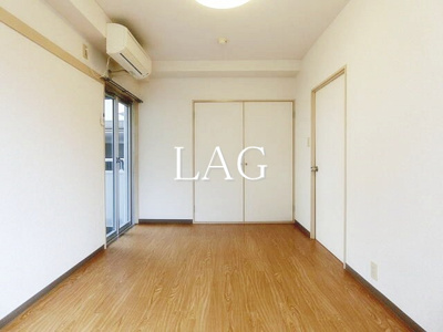 【居間・リビング】 | 旭泉マンション | 洋室のお部屋です。