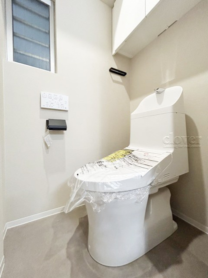 【トイレ】 | あずさわグランドハウス | トイレはもともと個人の領域である自宅の中でも、最もプライベートな空間です。だからこそ、ほしい「落ち着き」がここにあります。～即日のご見学可能～　お問合せはお気軽にどうぞ。
