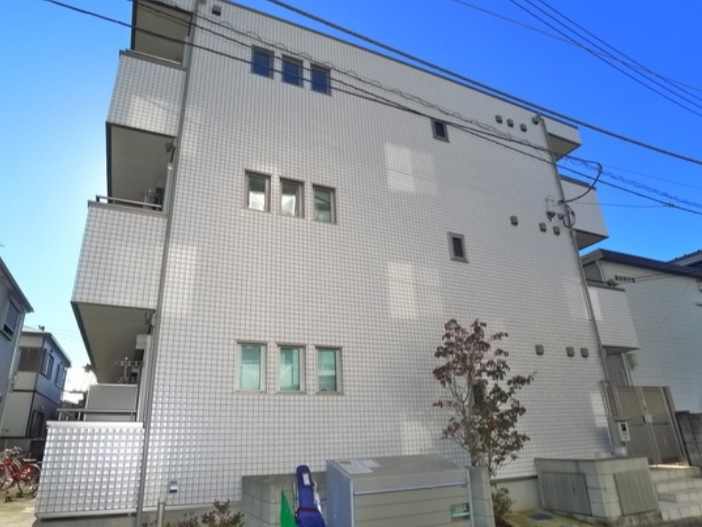 セラ ファースト