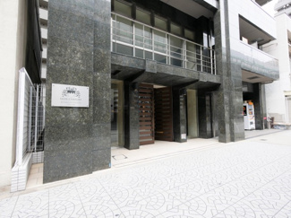 【エントランス】 | レオンコンフォート本町東 | 落ち着いたエントランスです