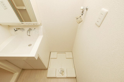 【設備】 | レオンコンフォート本町東 | 洗濯機置き場です