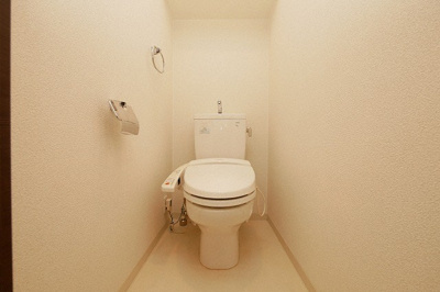 【トイレ】 | レオンコンフォート本町東 | 落ち着いた色調のトイレです