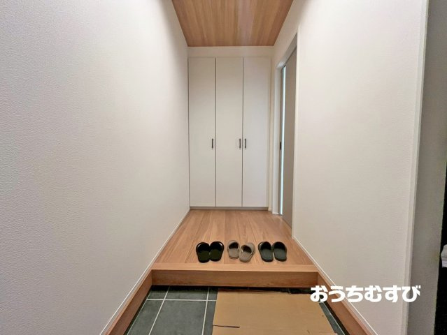 小牧市郷中2期(全7棟)の玄関