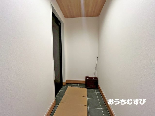 小牧市郷中2期(全7棟)の玄関