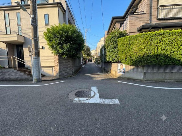 目黒区平町２丁目の売地の前面道路含む現地写真