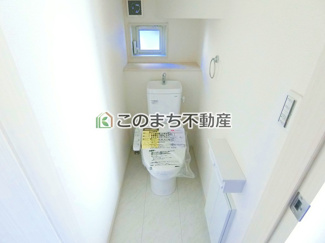 【トイレ】 | いろどりアイタウン古河市三杉町1丁目　 | 同社施工物件写真。※建具やフローリング、その他仕様が異なる場合がございます。