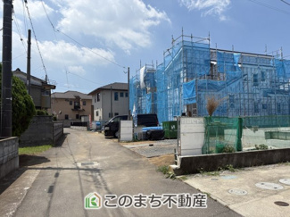 【前面道路含む現地写真】 | いろどりアイタウン古河市三杉町1丁目　 | 建築中現地写真（同社施工完成物件・モデルハウスがご見学いただけます）
