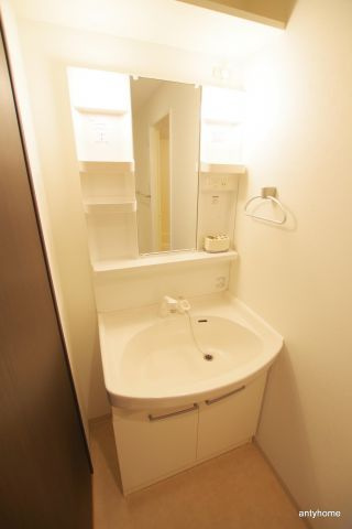 ノスダルジョン　仲介手数料無料の洗面所