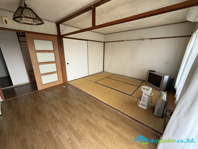 くずは台団地　1号棟の居間・リビング