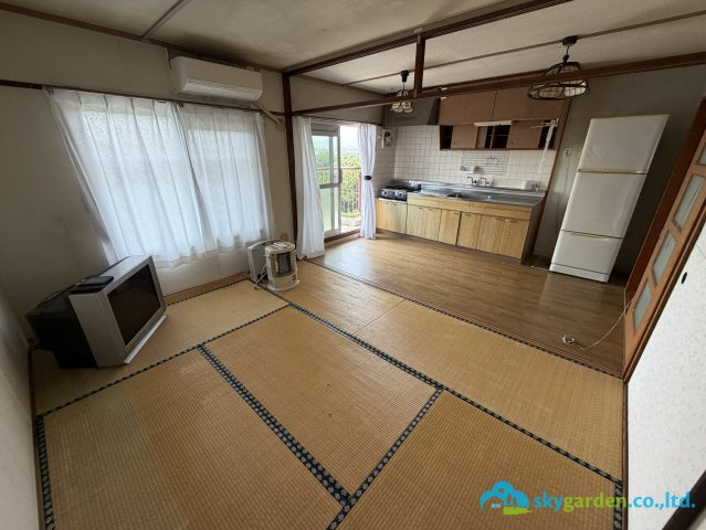 くずは台団地　1号棟の居間・リビング