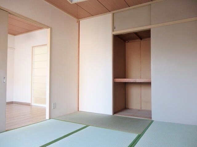 アイランドハイツＡ棟の和室