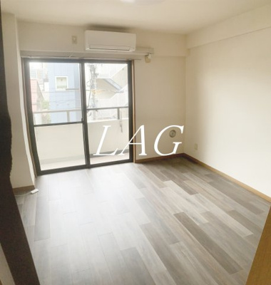 【居間・リビング】 | シルフィ大宮 | 洋室のお部屋です。