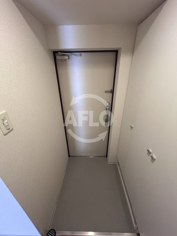 ルーエ江坂の玄関|ルーエ江坂　玄関