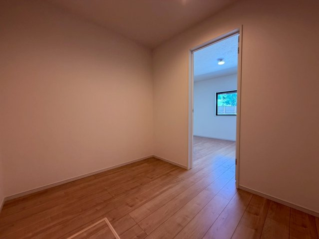 【収納】 | 練馬区東大泉６丁目　新築戸建て　２号棟 | ゆとりのドレスルーム。お好みの家具を置いて自分らしくアレンジ
