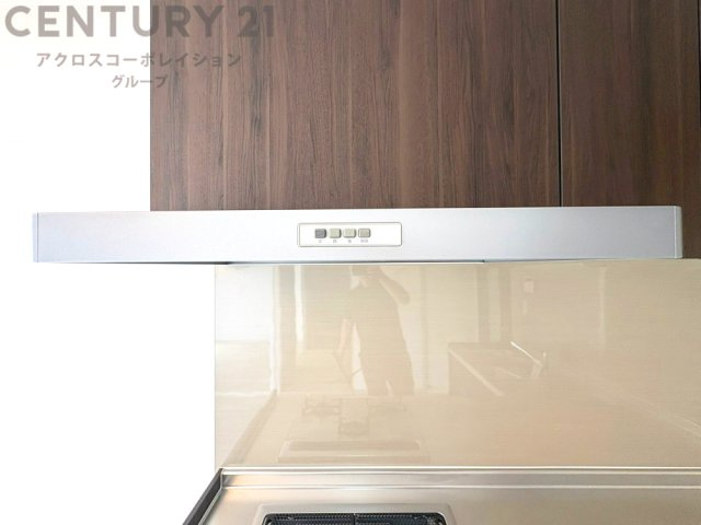 パワフルな吸引力で調理中の臭気等をしっかり処理してくれ、室内を快適に保ってくれます。

