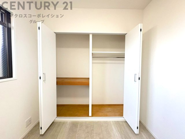 衣類やアクセサリー、小物類の収納が便利で整理整頓がしやすく、部屋の美観を保ちつつ、スペースを最大限に活用できます。衣服のしわやダメージを防ぎ、長持ちさせることができます。