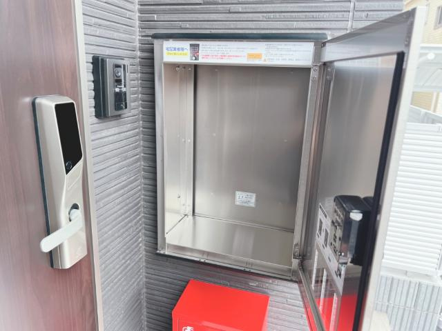 さくらベールの玄関|宅配ボックス