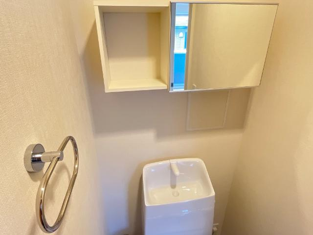 コスモスのトイレ|トイレ上部収納