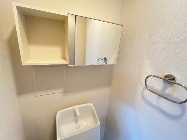 コスモスのトイレ|トイレ上部収納