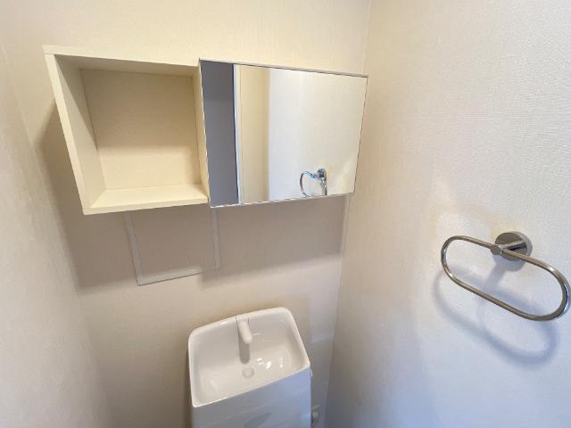 コスモスのトイレ|トイレ上部収納