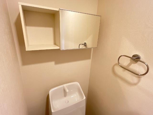 コスモスのトイレ|トイレ上部収納