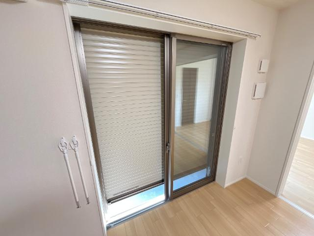 コスモスの内装|シャッター