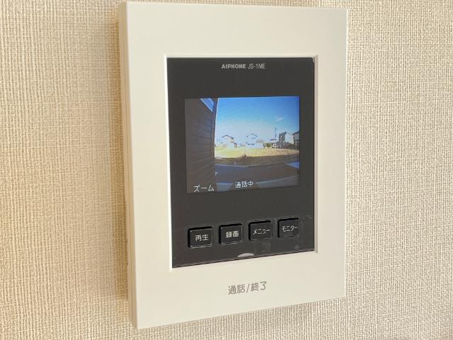 ベルスーズの内装|カメラ付インターホン