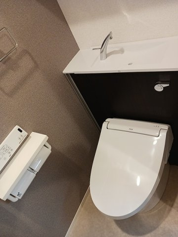 ウルルⅡのトイレ|落ち着いた色調のトイレです