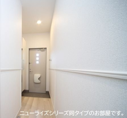 ヒカルサ市原五井の玄関|明るい玄関です