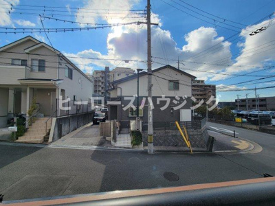 【駐車場】 | STEADY桜の町 | ※同タイプの写真となり、実際のお部屋とは異なる場合があります