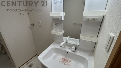 洗面所内に洗濯機置場あり♪