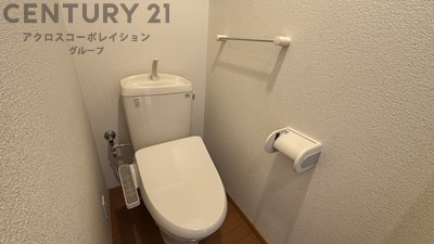 温水洗浄便座付きのトイレです！