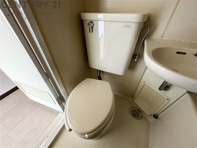 浴室内にトイレがあります☆
