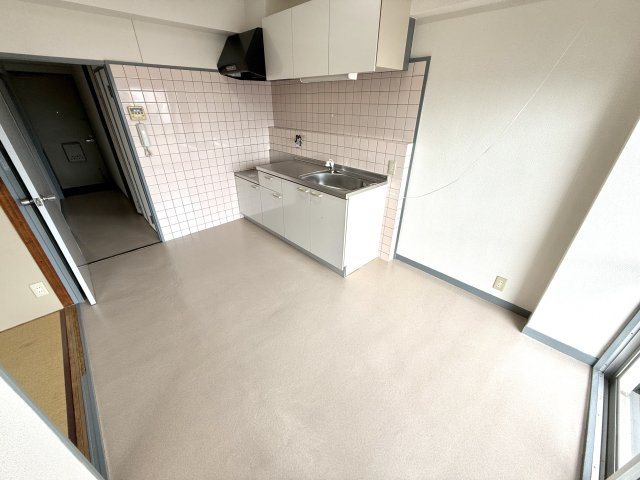 床が明るい色合いで綺麗です♪