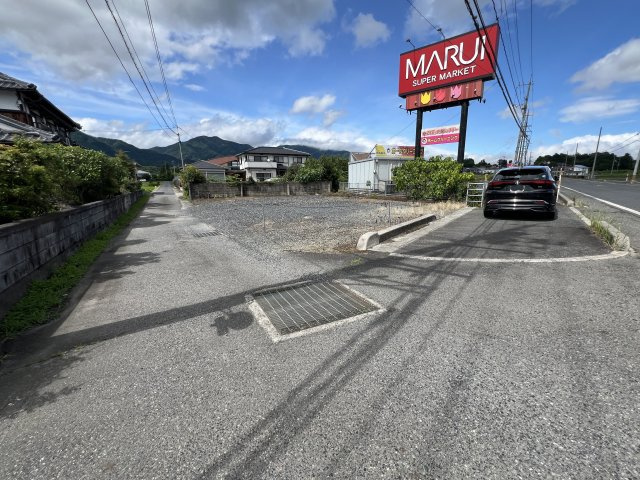 津山市新野東　売土地　６８坪の前面道路含む現地写真