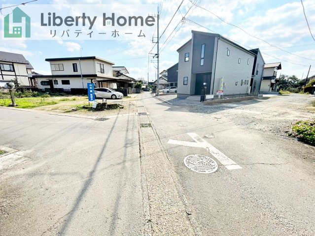 第1石岡市石岡　新築戸建の前面道路含む現地写真