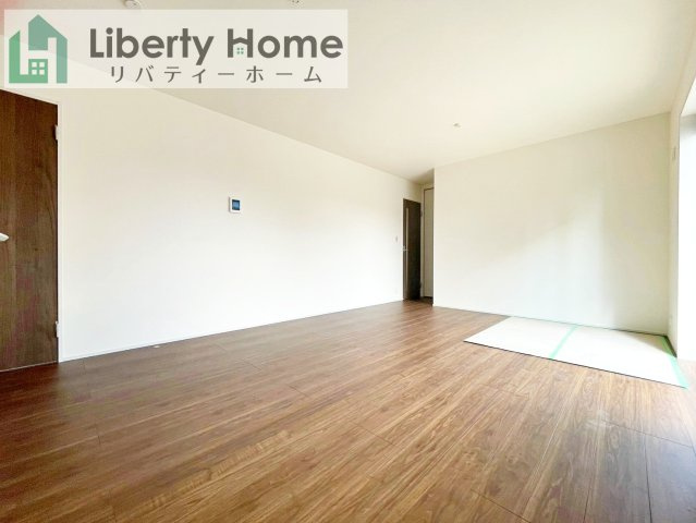 第1石岡市石岡　新築戸建の居間・リビング
