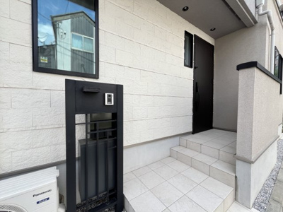 【エントランス】 | 江原町2丁目戸建住宅