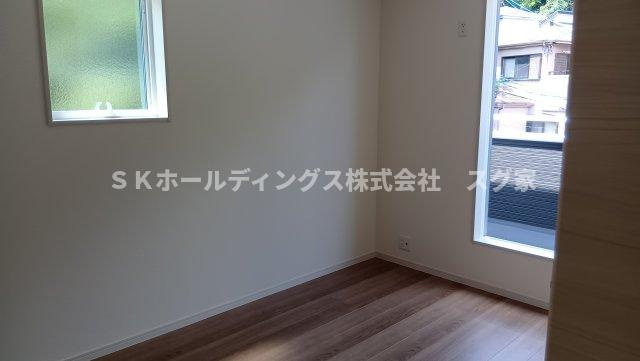 高槻市大和２丁目新築戸建て住宅の洋室