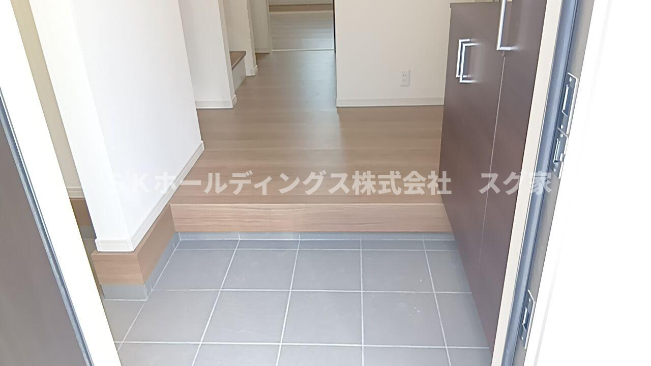 高槻市大和２丁目新築戸建て住宅の玄関