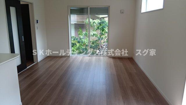 高槻市大和２丁目新築戸建て住宅の居間・リビング