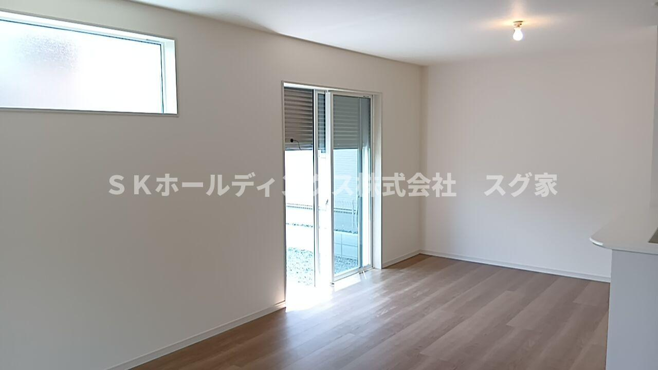 高槻市大和２丁目新築戸建て住宅の居間・リビング